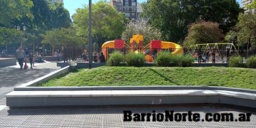La Plaza Emilio Mitre tiene nueva cara con juegos renovados para chicos
