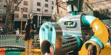 El patio de juegos de Plaza Mujica Láinez es uno de los preferidos de los vecinos