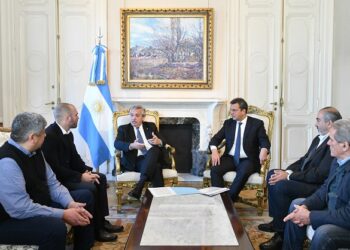 El Gobierno anunció la suba del piso del Impuesto a las Ganancias: pasa en junio a 280.792 pesos