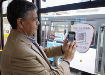 La Ciudad presentó los códigos QR de seguridad en colectivos