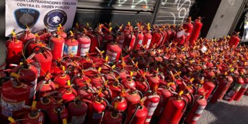 Secuestraron en Constitución 599 matafuegos apócrifos durante una inspección