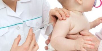 Pediatras advierten bajo volumen de vacunación en niños y que la Covid no desapareció