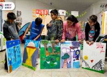 La Ciudad invita a recorrer Pequeños Grandes Artistas: una exposición con obras creadas por chicos y chicas e intervenidas por reconocidos artistas