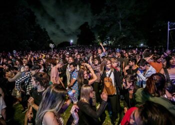 El Gobierno de la Ciudad presentò la agenda cultural de verano