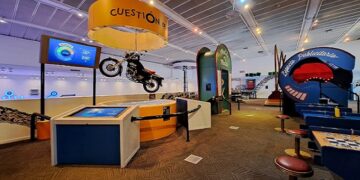 Club científico: experimentando música electrónica y robòtica