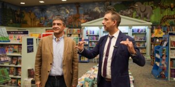 La librerìa “Ateneo Gran Splendid» fue visitada por Jorge Macri