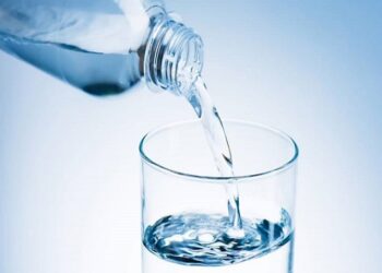 El valor del agua para mantenerse hidratados en verano