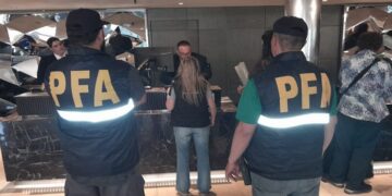 Allanan viviendas en Puerto Madero por causa que investiga red que ingresa al país embarazadas rusas