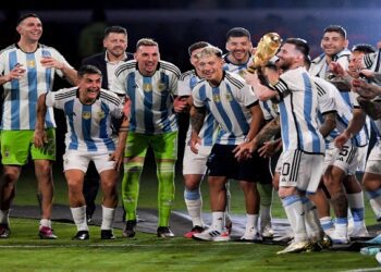 La Scaloneta es imparable y «Muchachos»… Messi se llevó puesto al 100