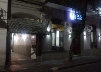 Entradera en un edificio del barrio de Recoleta