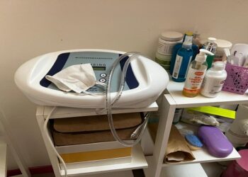 Clausuran centros de estética por ejercicio ilegal de la medicina