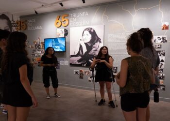 Exhibición «Mercedes Sosa: la voz de la tierra»