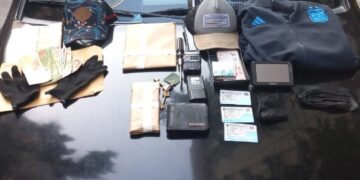 Tres detenidos en Recoleta con inhibidor y que intentaban cometer una entradera