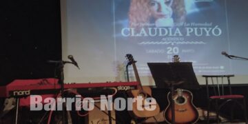 Claudia Puyó se presentó con un mega acústico en «Café La Humedad»