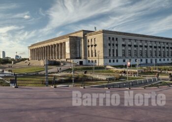«Armonía Opus Trío» y la «Sinfónica José de San Martín” en la Facultad de Derecho