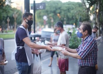 Programa «Plato Caliente»: el voluntariado de la Facultad de Medicina de la UBA