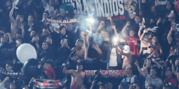 Tras los disturbios, hinchas del equipo «Colo Colo» deberán resarcir a la Ciudad