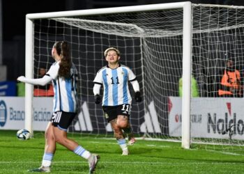 La Selección Femenina Argentina goleó 4-0 a Perú en su partido despedida rumbo al mundial