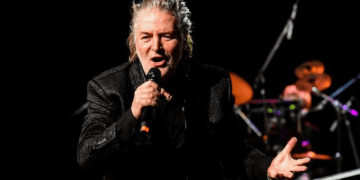 Miguel Mateos “Sinfonico” se presenta en el Luna Park