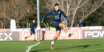 La Selección Argentina de fútbol realizó su primer entrenamiento para enfrentar el jueves a Ecuador
