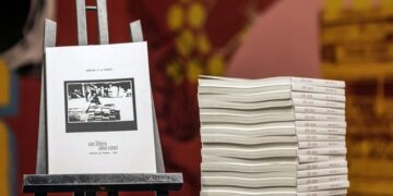 Presentan el libro «Anuario de Poesía Contemporánea»