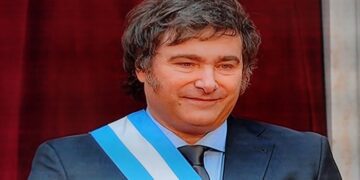 Milei celebró el logro del primer mes de gestión y viaja a Davos