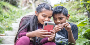 UNICEF analiza la utilización segura de la IA en niños