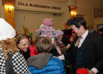 Docentes de talleres culturales de la Ciudad reclaman por recortes