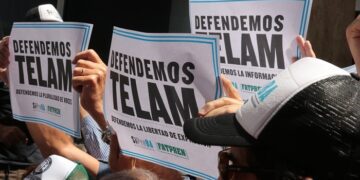 Trabajadores de Télam juntan firmas para ley por una agencia federal