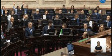 Senadores aprobaron un aumento de sus dietas