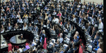 Denuncia penal contra los diputados votaron la Ley Bases