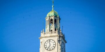 Reabrió el mirador de la Torre Monumental de Retiro tras las obras de la Ciudad
