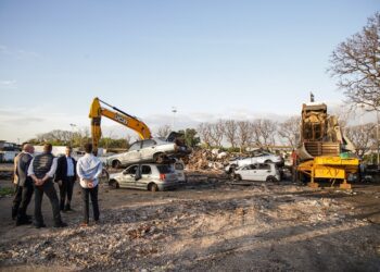 El Gobierno porteño compactó más de 2.800 autos que estaban abandonados en las calles