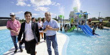 Axel Kicillof inauguró piscinas infantiles en el Complejo Termal de Tapalqué