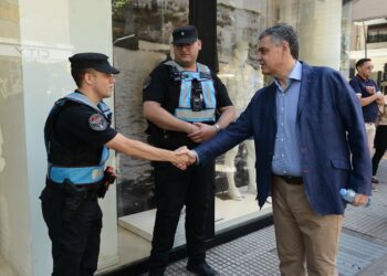 La Policía porteña refuerza con armas de baja letalidad la seguridad en centros comerciales