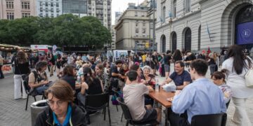 Más de 10 mil personas disfrutaron durante la tarde en la explanada del Palacio Libertad