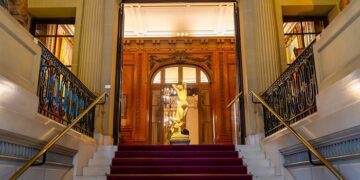 El Palacio Errázuriz Alvear fue diseñado en 1911 por el arquitecto René Sergent