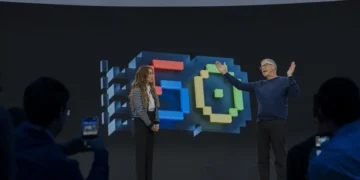 Bill Gates vislumbra el futuro con IA como una compañera en el 50 aniversario de Microsoft