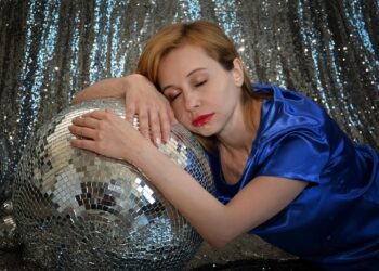 Domir sin ropa puede regular tus hormonas, bajar el cortisol y mejorar tu autoestima