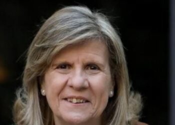 Eva Bach: «Tenemos adolescentes de 30 a 40 años que todavía viven con sus padres sin colaborar en nada»