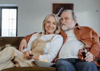 Envejecer con dignidad y sin apuros hacia una salud mejor