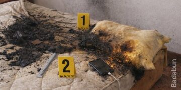 Los peligros de cargar el celular debajo de la almohada