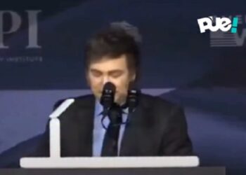 Javier Milei intentó hablar en inglés y fue la burla de varios presentes