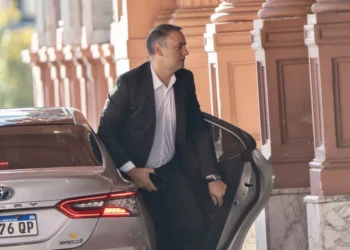 Los interrogantes internos que abrió la salida de Claudio Frugoni ante el caso Adorni