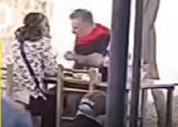 Un matrimonio se fue sin pagar y los escracharon