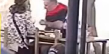 Un matrimonio se fue sin pagar y los escracharon