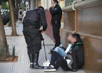 La Policía de la Ciudad detuvo a tres motochorros con 19 antecedentes por robos en Recoleta y Belgrano