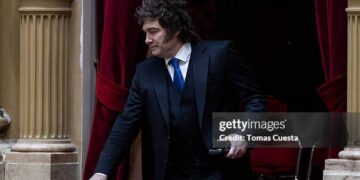 Alertan sobre el impacto de las peleas internas en la estabilidad política y económica del Gobierno