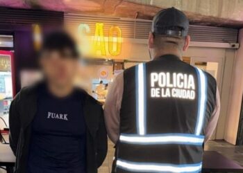 Mediante una compra controlada, la Policía de la Ciudad detuvo a un “empleado infiel” que robó un equipo médico de alta complejidad en el Hospital de Clínicas