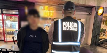 Mediante una compra controlada, la Policía de la Ciudad detuvo a un “empleado infiel” que robó un equipo médico de alta complejidad en el Hospital de Clínicas